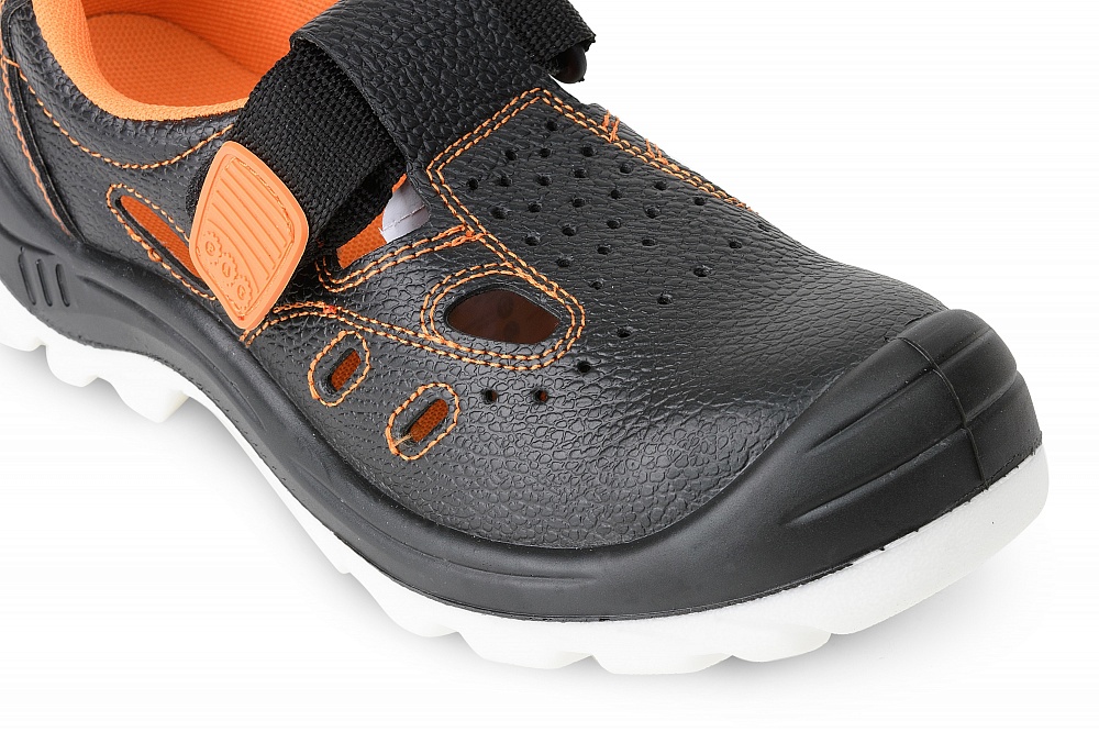 Правила выбора летней спецобуви – на что обращать внимание